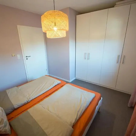 Kleiner Sundblick - In Lemkenhafen 公寓 *