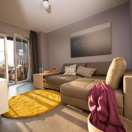 Kleiner Sundblick - In Lemkenhafen 公寓